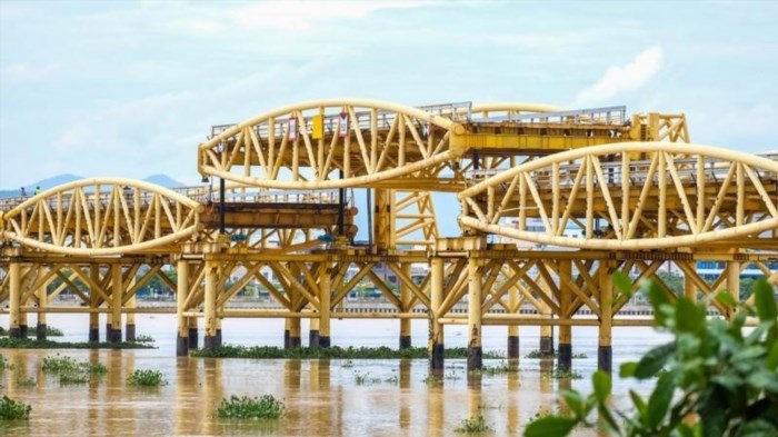 Cầu Nguyễn Văn Trỗi có kiến trúc đặc biệt.