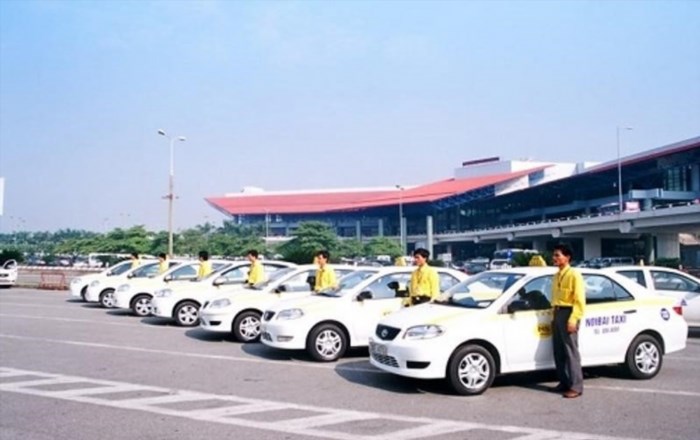 Taxi Sông Hàn Đà Nẵng là một dịch vụ taxi đặc biệt tại thành phố Đà Nẵng, cho phép du khách khám phá các địa điểm ven sông Hàn và tận hưởng không gian yên bình của dòng sông.