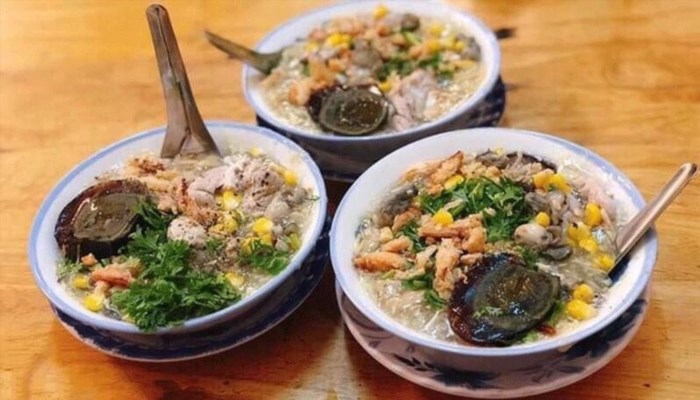 Súp cua nhà thờ Trần Phú là một món ăn nổi tiếng tại thành phố Nha Trang, với hương vị đậm đà của cua và các loại gia vị tinh tế. Món súp này thường được phục vụ tại nhà thờ Trần Phú, một công trình kiến trúc độc đáo và lịch sử có giá trị văn hóa.