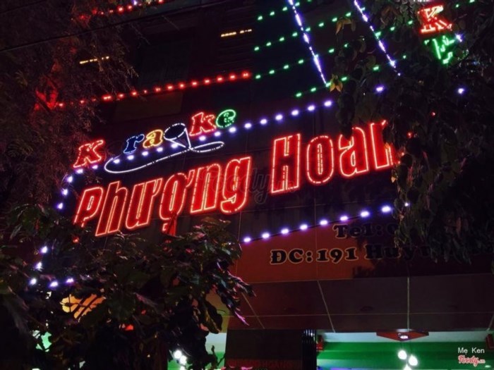 Quán Karaoke Phượng Hoàng Đà Nẵng là một địa điểm giải trí phổ biến tại thành phố Đà Nẵng, nổi tiếng với không gian sang trọng và dịch vụ chuyên nghiệp.