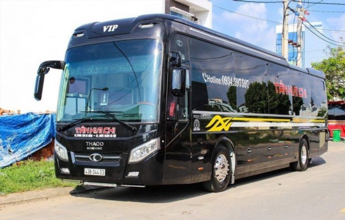 Nhà xe Tân Kim Chi là một công ty vận tải có trụ sở tại Việt Nam, chuyên cung cấp dịch vụ vận chuyển hành khách và hàng hóa trên địa bàn. Với đội ngũ nhân viên chuyên nghiệp và phương tiện vận tải hiện đại, Nhà xe Tân Kim Chi cam kết mang đến cho khách hàng sự an toàn, tiện lợi và tin cậy trong mọi chuyến đi.
