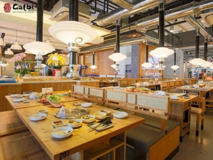 Galbi House là một nhà hàng Hàn Quốc chuyên phục vụ món galbi, một món ăn truyền thống của Hàn Quốc. Nơi đây nổi tiếng với không gian đẹp, phục vụ chuyên nghiệp và hương vị độc đáo của món ăn.