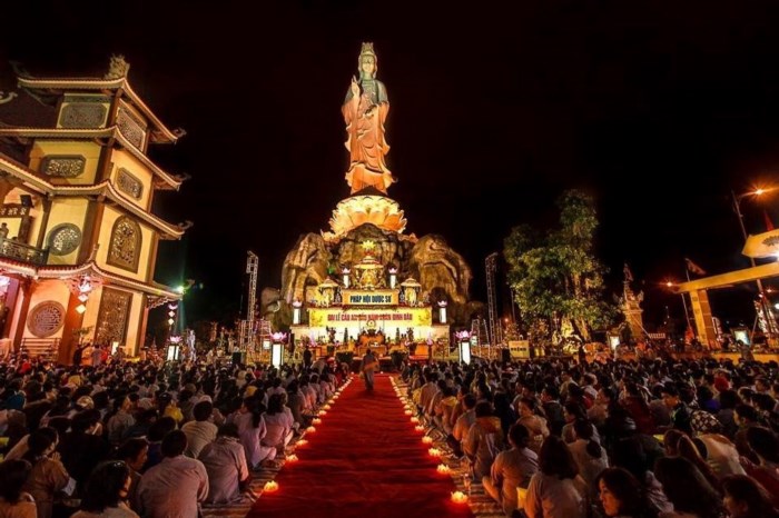 Thiền viện Bồ Đề là một trong những ngôi thiền viện lâu đời và nổi tiếng nhất ở Việt Nam, nằm ở thành phố Huế. Nơi đây được coi là trung tâm của đạo Phật Thiền tại Việt Nam, thu hút hàng ngàn phật tử và du khách đến tham quan và tìm hiểu về tâm linh.