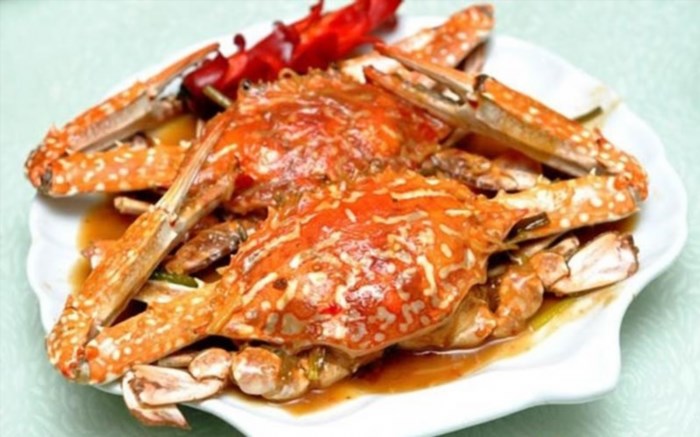 Hải Sản Bé Mặn là một trong những địa điểm nổi tiếng ở thành phố Nha Trang, nơi bạn có thể thưởng thức các món hải sản tươi ngon và đa dạng. Quán nằm sát biển, mang đến cho du khách không chỉ một không gian thoáng đãng mà còn cả một trải nghiệm ẩm thực độc đáo và hấp dẫn.